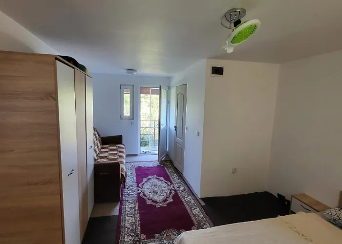 Hipo בית הארחה 3*